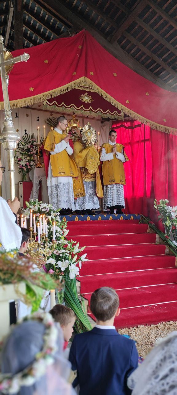 Notre-Dame des Dons – Messire Dieu premier servi!